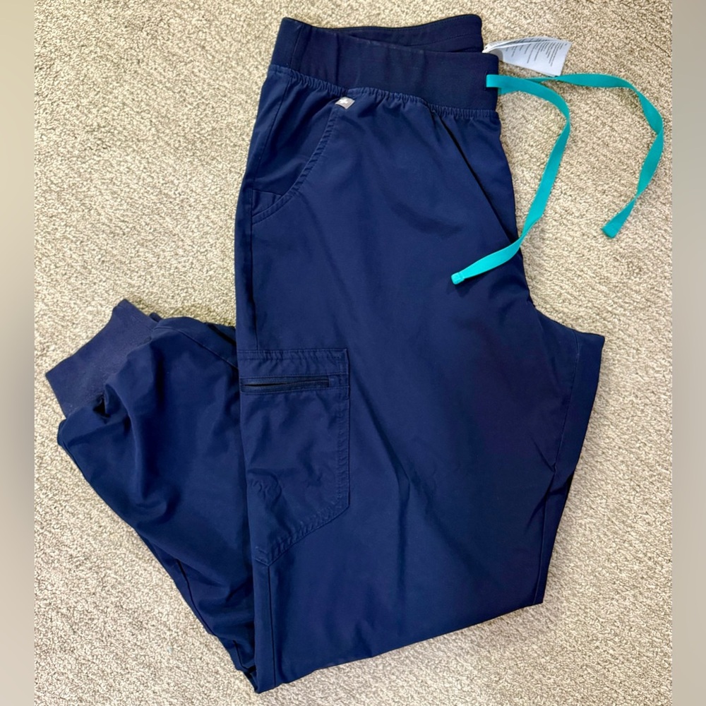 Women’s FIGS Zamora FREEx Lined Jogger Scrub Pants